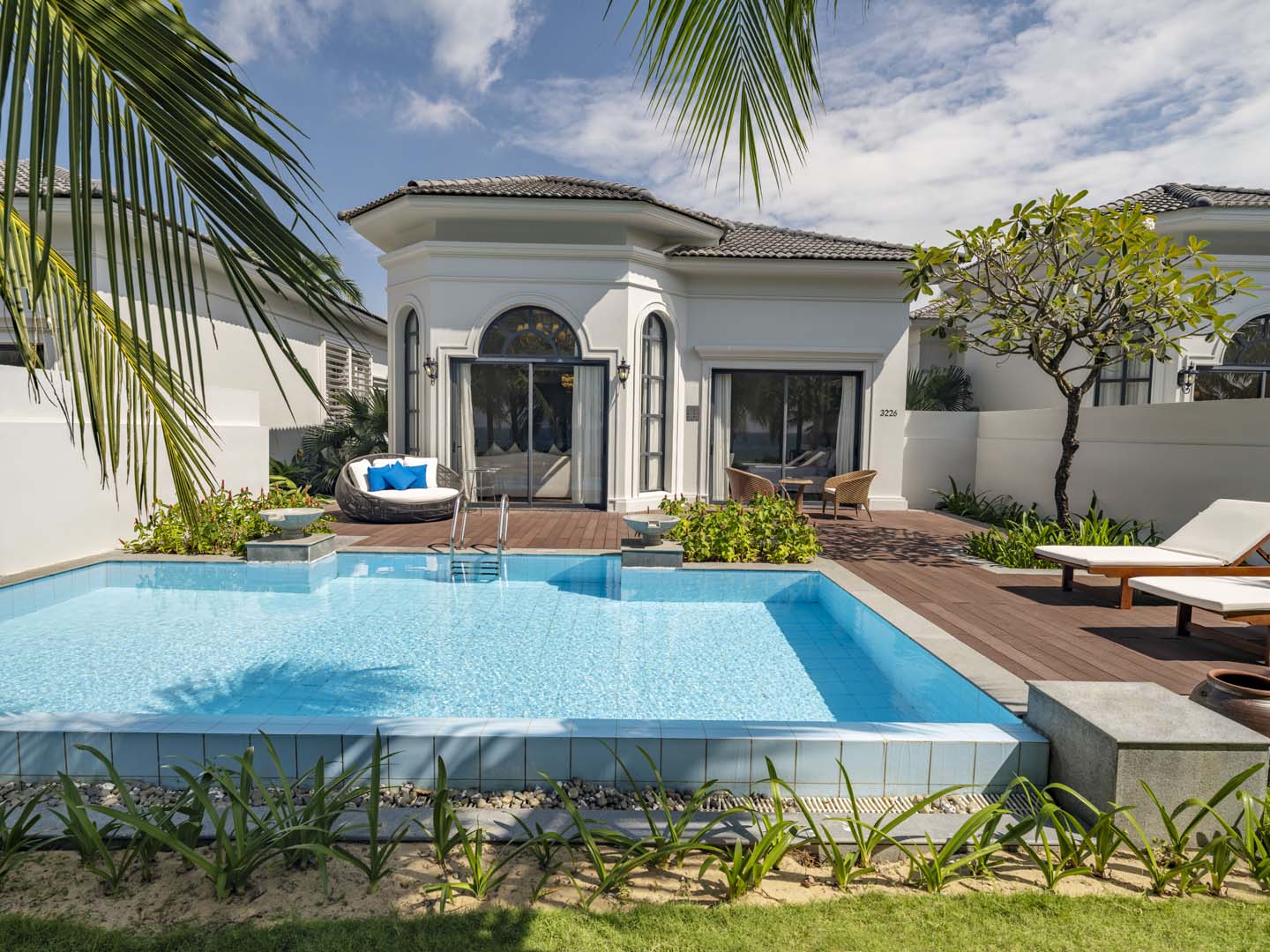 푸꾸옥 자유여행 5/6일[5성급 쉐라톤 빈펄리조트]#빈원더스,사파리 2일 무제한#성인4/6/8인이상 원더월드 풀빌라 UP#전일조식#왕복픽업 제공